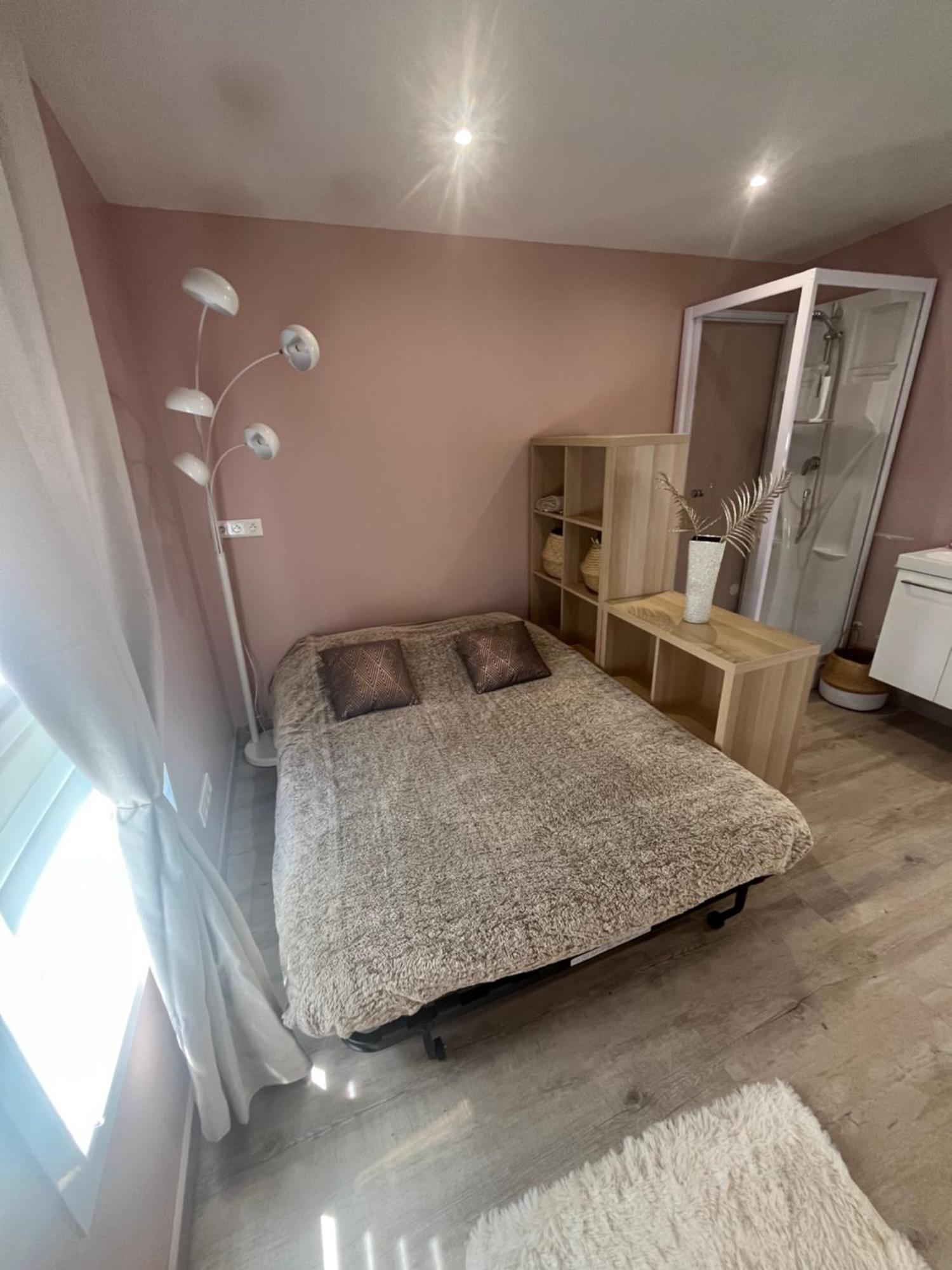 Apartamento Dependance Prive Saint-Thibault-des-Vignes Exterior foto